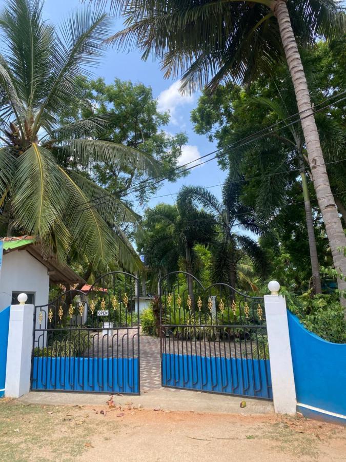 Island Breeze Inn 尼拉瓦利 外观 照片