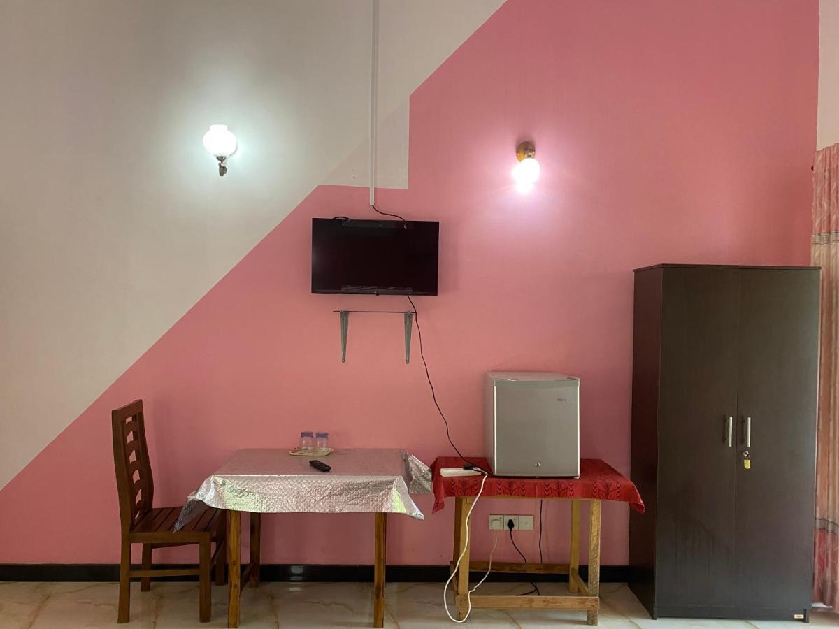 Island Breeze Inn 尼拉瓦利 外观 照片