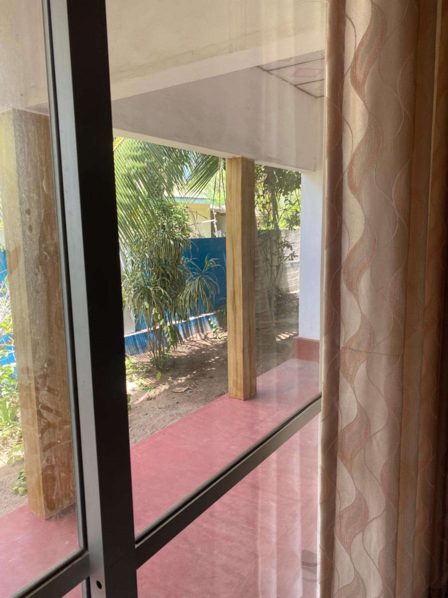 Island Breeze Inn 尼拉瓦利 外观 照片