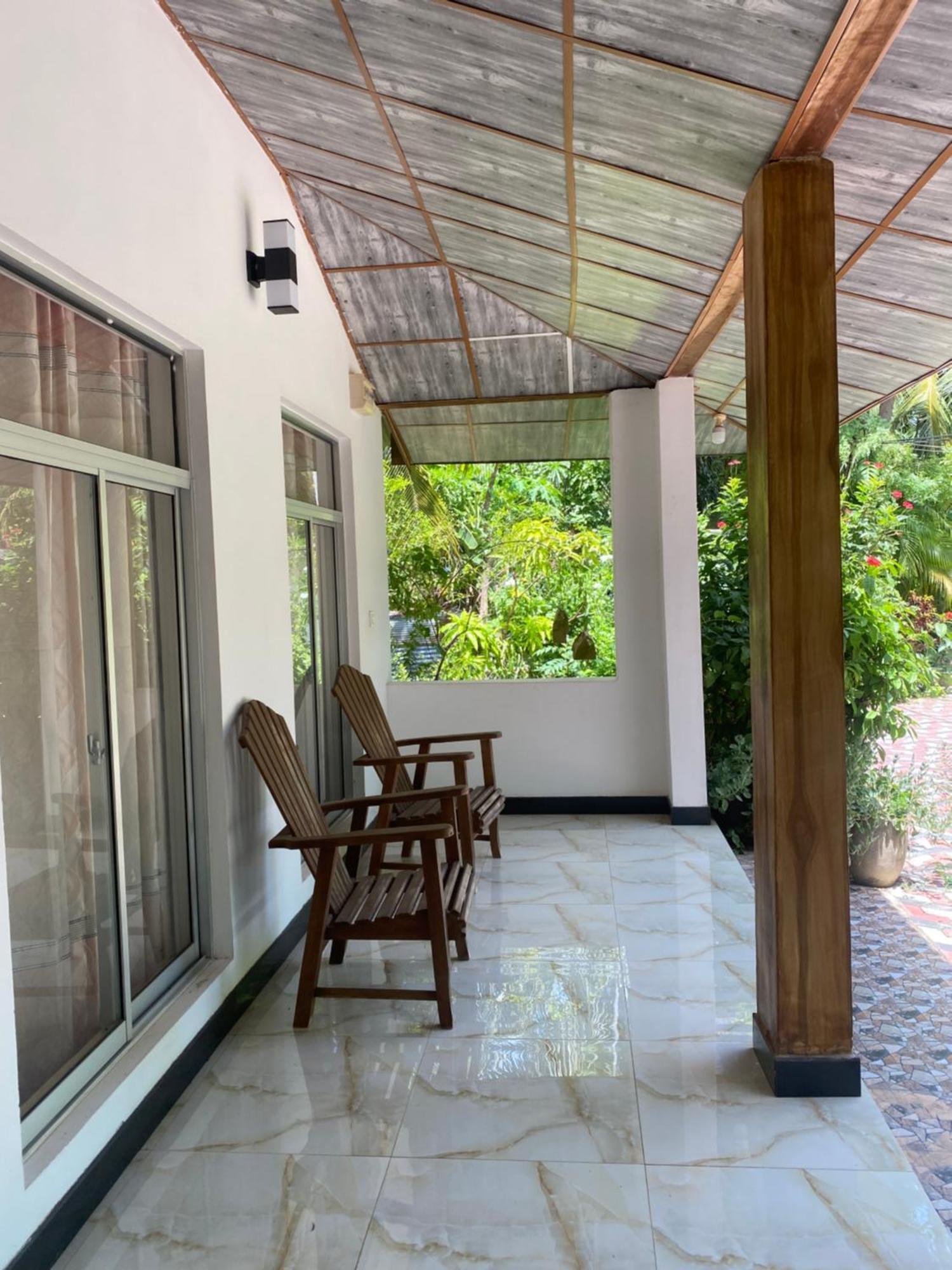 Island Breeze Inn 尼拉瓦利 外观 照片